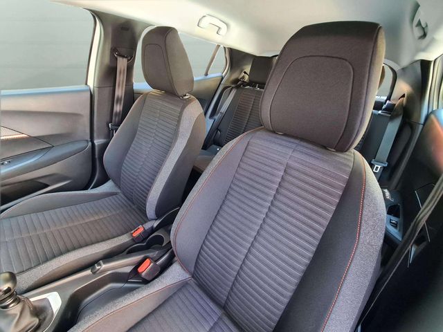 Peugeot 2008 1.2i 100cv. "ACTIVE PACK" LLANTAS