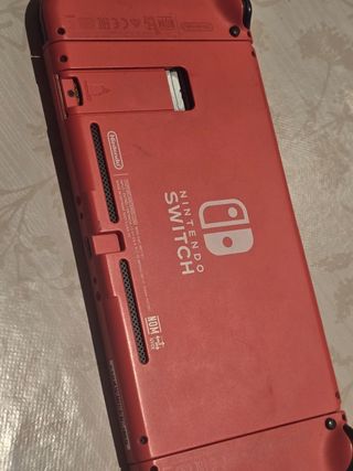 Nintendo Switch roja + juego + funda