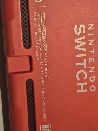 Nintendo Switch roja + juego + funda