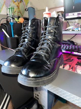 Botas negras sintéticas 