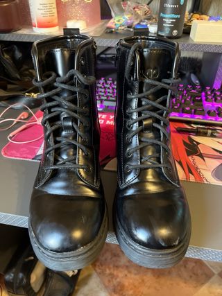 Botas negras sintéticas 