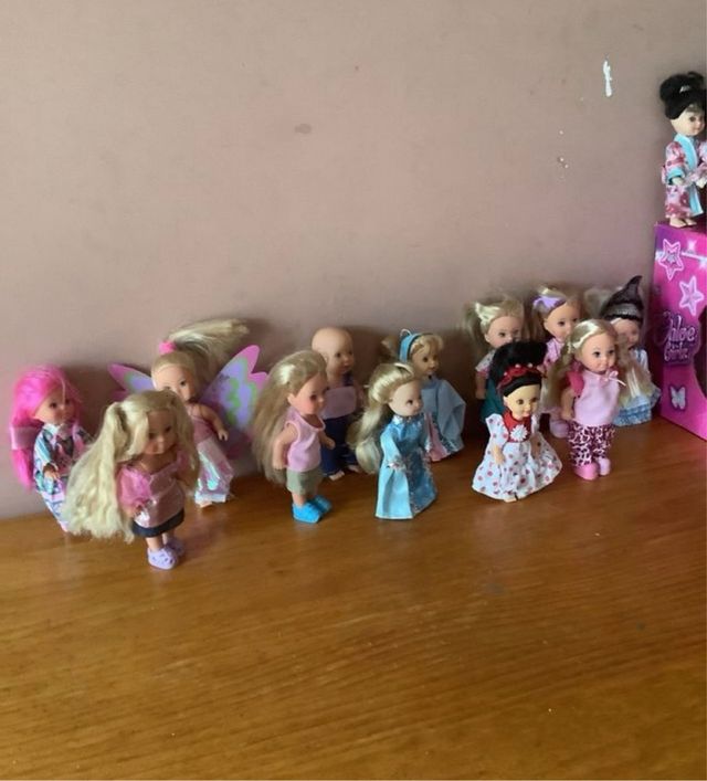 Muñecas Chloe + Avión