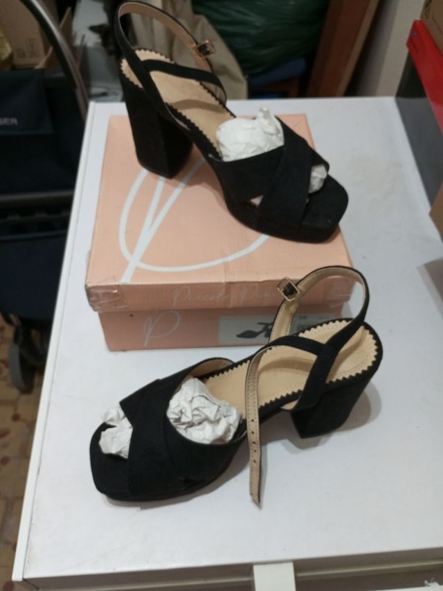 Zapatillas negras deportivas talla 39