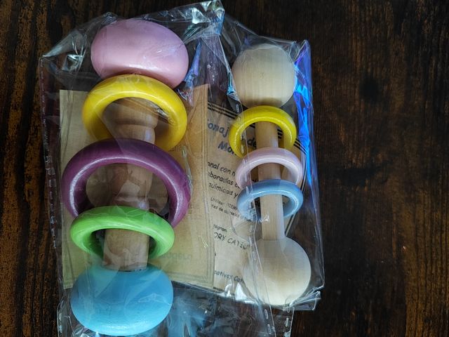 Sonajero madera Montessori