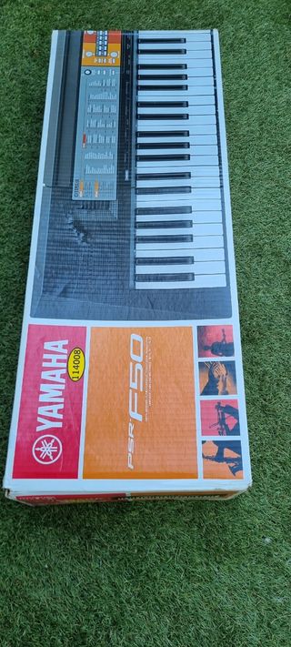 Yamaha PSR-F50 Teclado