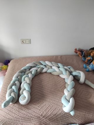 Protector cuna trenzado - Beige y azul