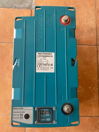 Batería de Ion-Litio 
 MasterVolt 12/1250Wh(100Ah)