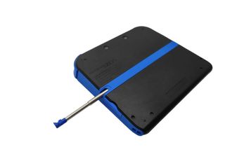 CONSOLA NINTENDO 2DS NEGRA Y AZUL + CARGADOR