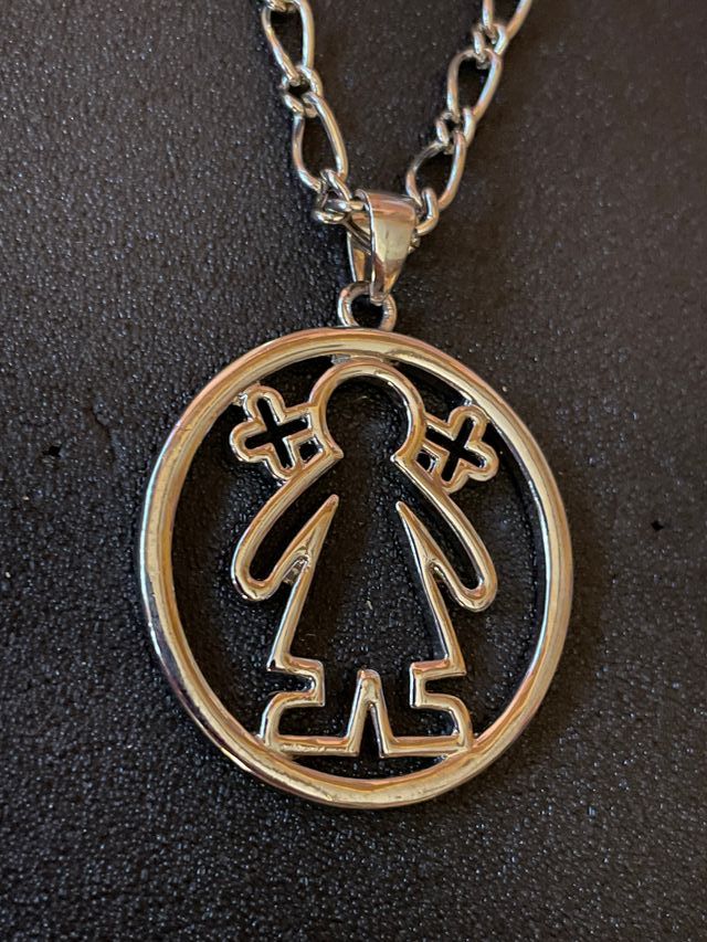 Collar círculo niña coletas