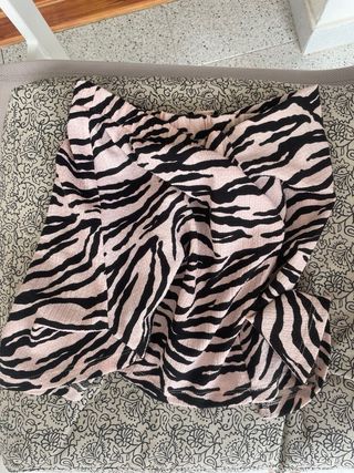 pack de tres pantalones y una falda