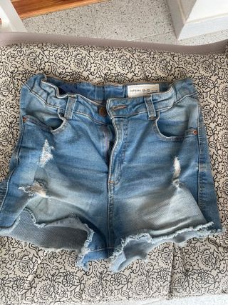 pack de tres pantalones y una falda