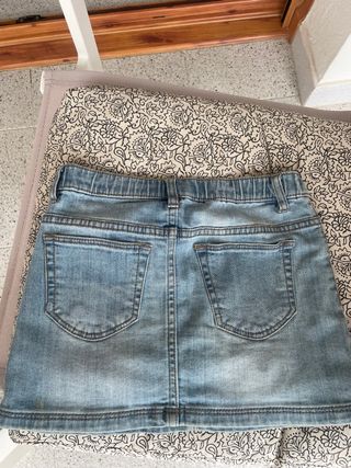 pack de tres pantalones y una falda