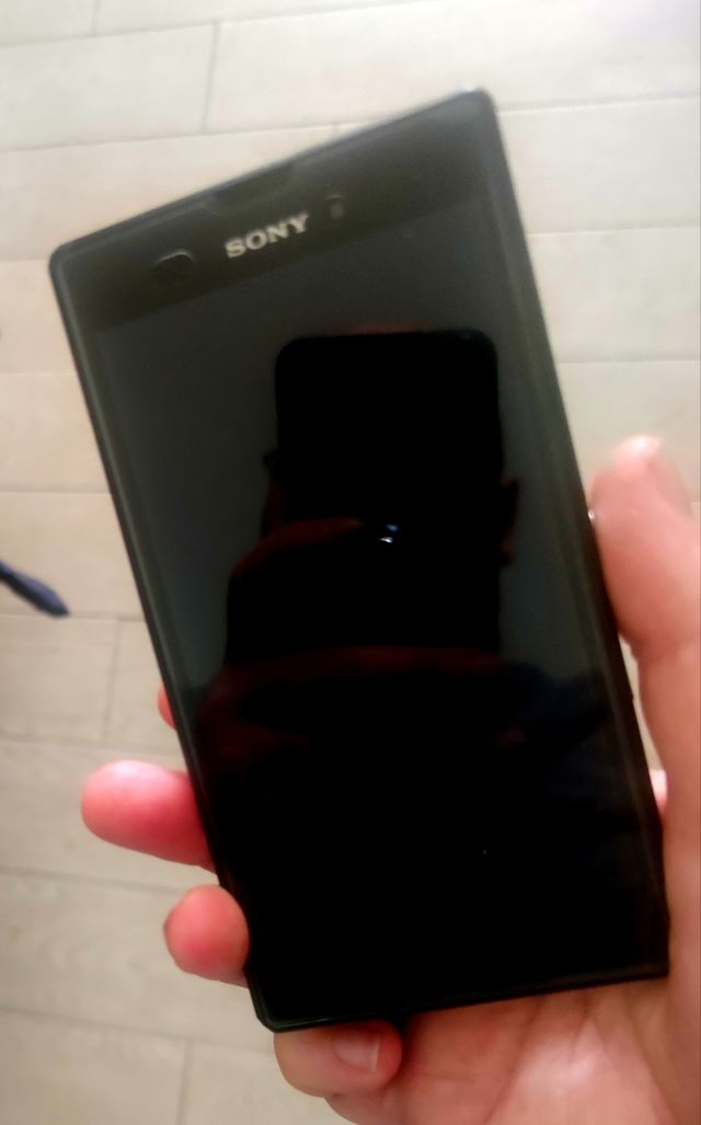 GUASTO DA RIPARARE O PER RICAMBI = Sony Xperia T3