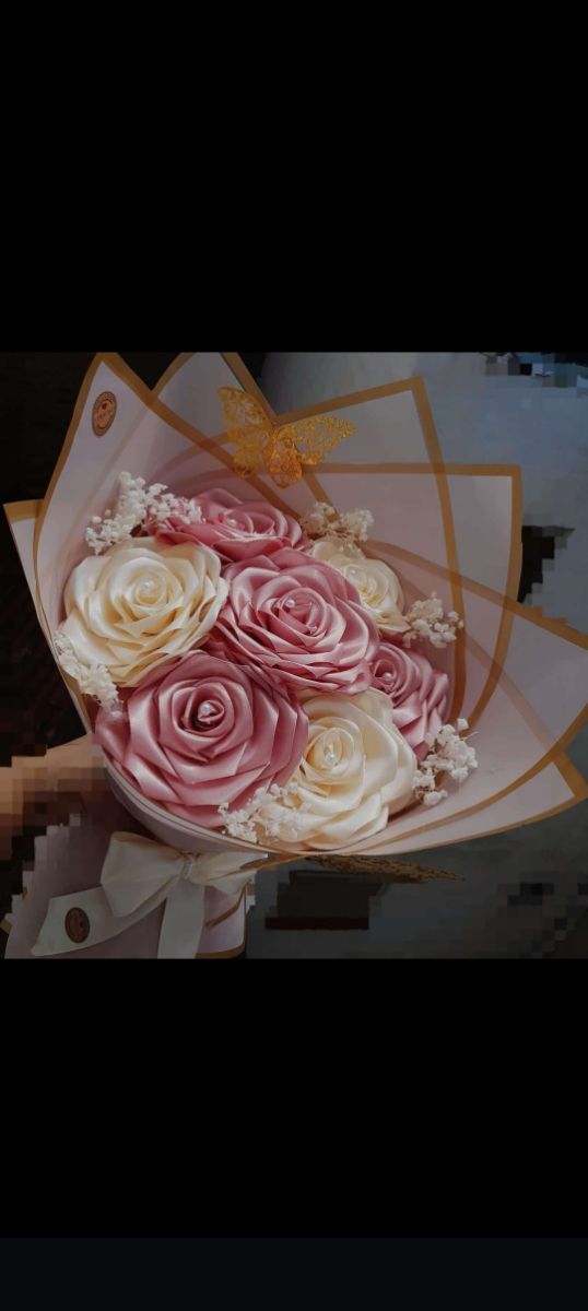 Ramo rosas cinta satinada -  rosas eternas