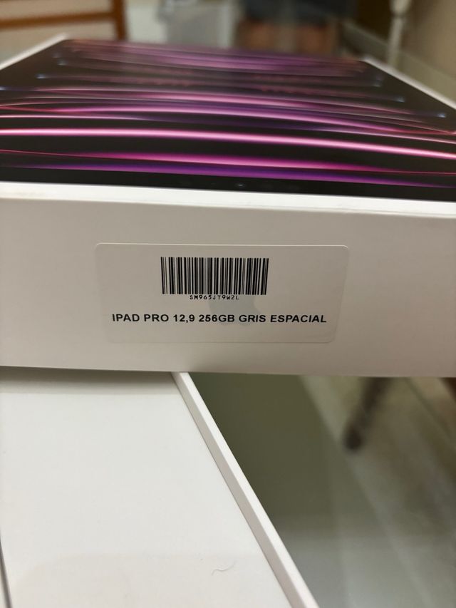 Caja Ipad pro. antes de darle a comprar hablarme