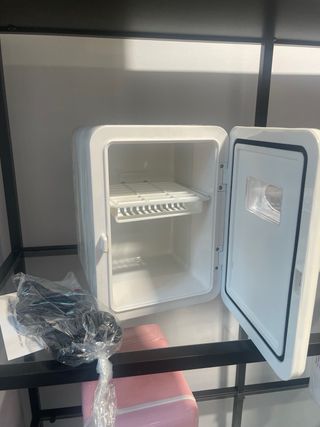 Mini nevera nueva 