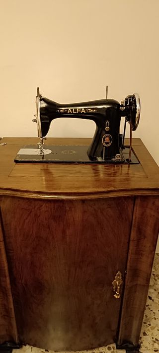 Máquina coser Alfa - Antigua