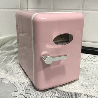 Mini nevera totalmente nueva 