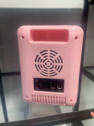 Mini nevera totalmente nueva 