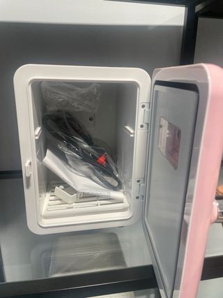 Mini nevera totalmente nueva 