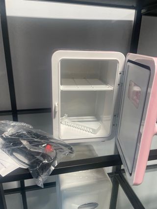Mini nevera totalmente nueva 