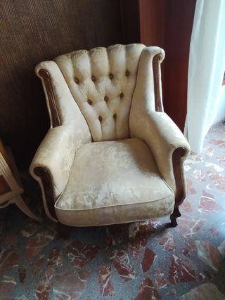 Sillón antiguo beige