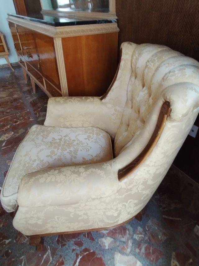 Sillón antiguo beige