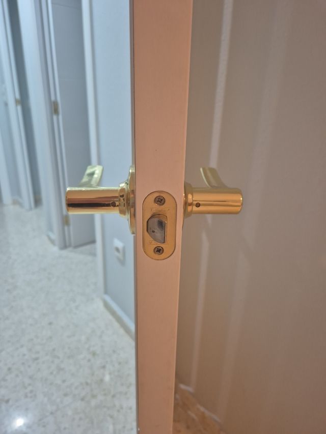 Manillas puertas oro 