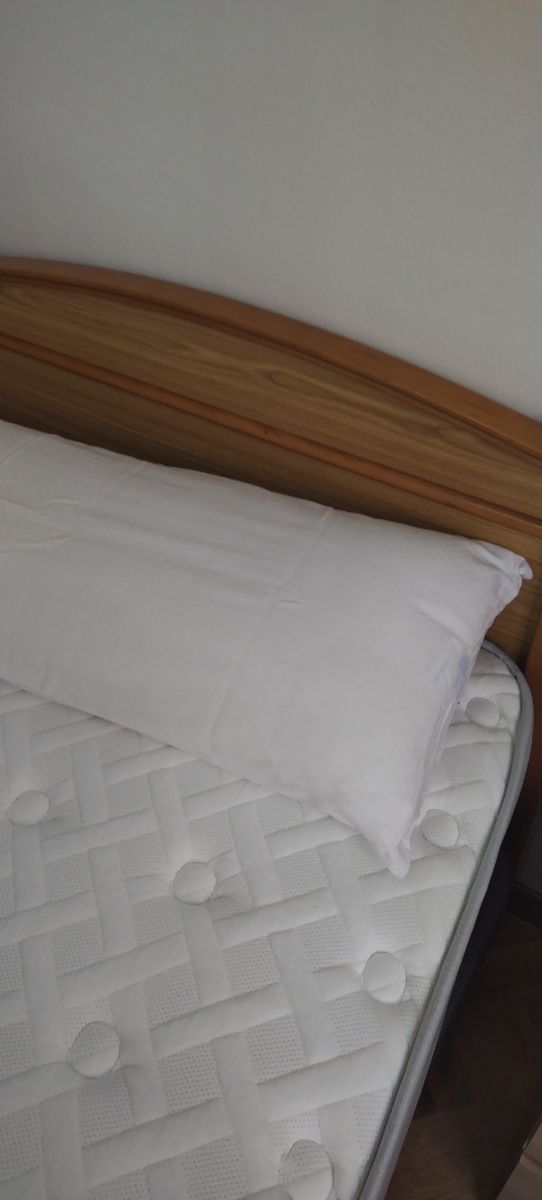 Colchón con tapiflex, patas y cabecero+almohada