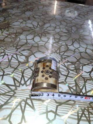 Cofre antiguo cuerno latón