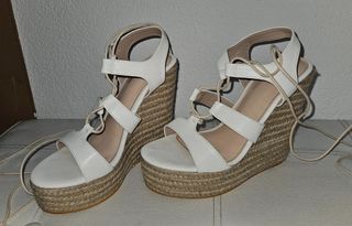 Cuñas blancas de esparto