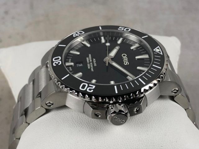 Oris Aquis Date Automático Negro