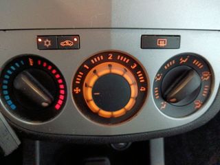 Opel Corsa Essentia