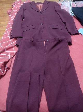 Trajes vintage SIN ESTRENAR Negro y granate