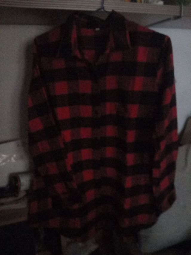 Camisa cuadros roja y negra