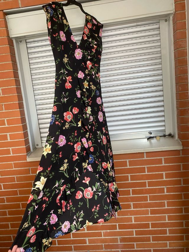 Vestido midi floral negro