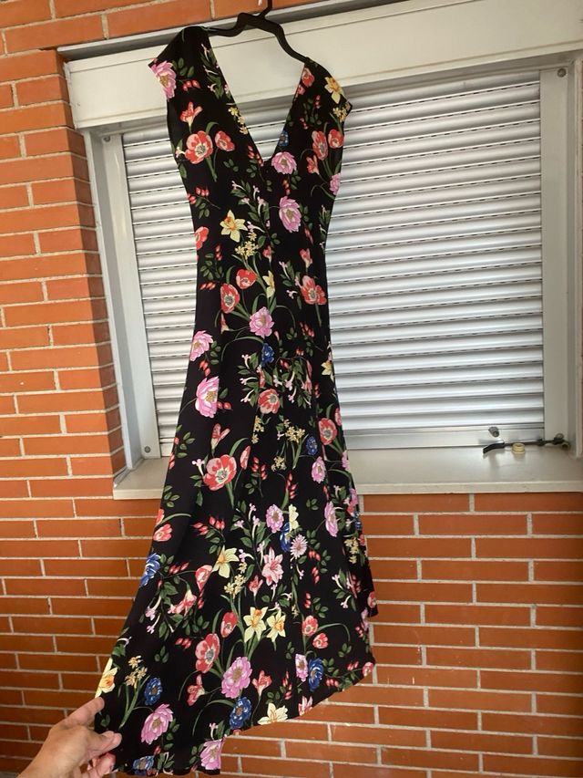 Vestido midi floral negro