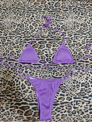 Bikini morado - Tanga y Top