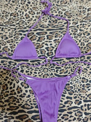 Bikini morado - Tanga y Top