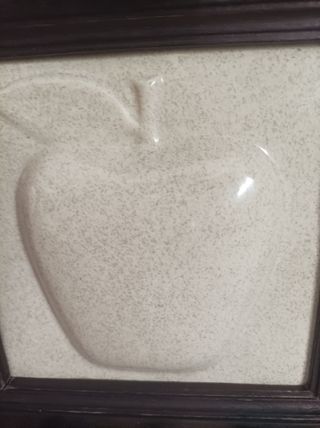 Colgador Pared Manzana - Madera y Cerámica