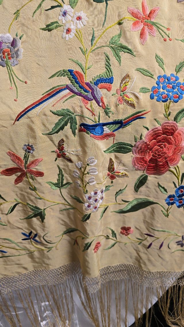 Manton Manila antiguo bordado