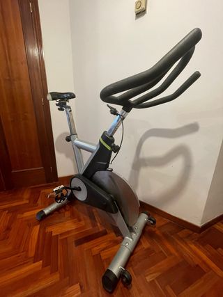Bicicleta estática BH Fitness