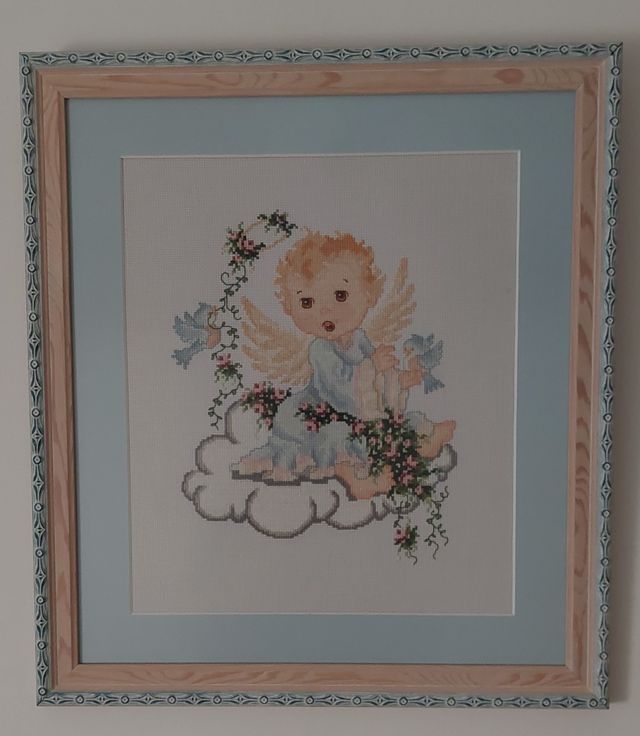 Cuadro punto de cruz querubín