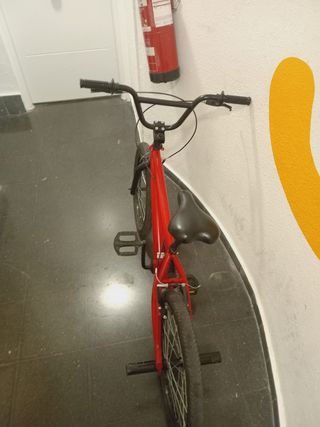 BMX roja niño