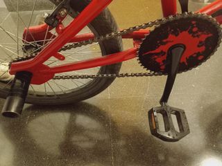 BMX roja niño