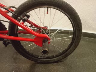 BMX roja niño