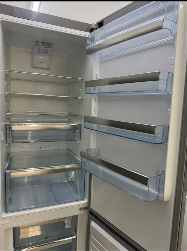 NEVERA AEG - Refrigerador Acero