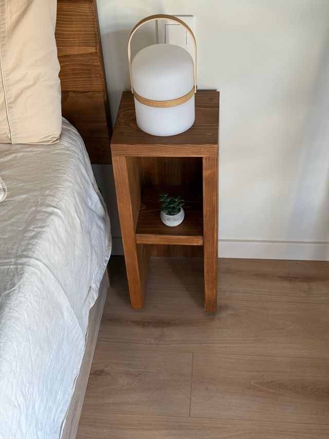 Mesita noche madera maciza