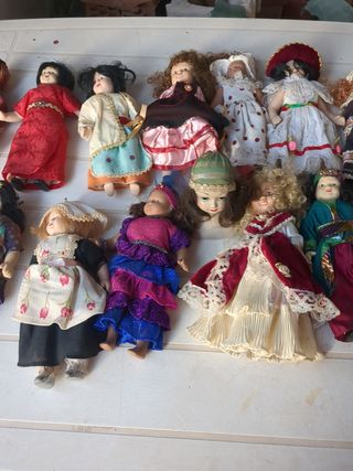 18 Muñecas porcelana