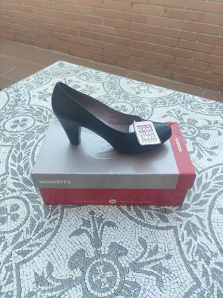 Zapatos Wonders salón negros 37